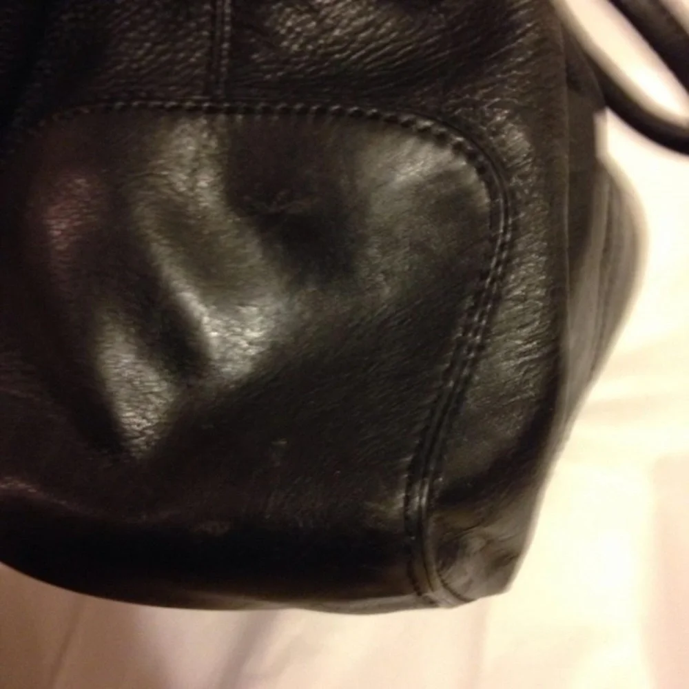MICHAEL KORS BLACK LEATHER TOTE bag